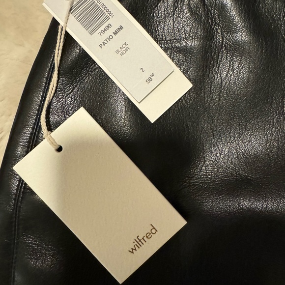 Pleather mini skirt never worn - Picture 2 of 2